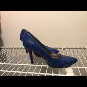 Colbalt Blue Patent Leather Bandolino Heels Sz 7.5